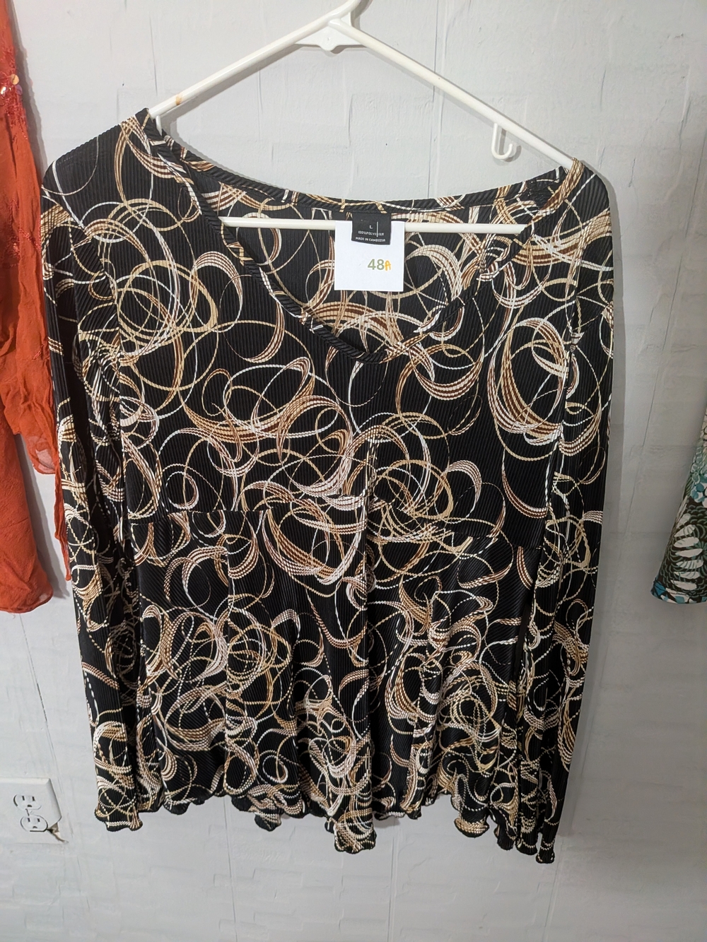 Women’s Black Printed Long-Sleeve Top with Tan Swirl Pattern